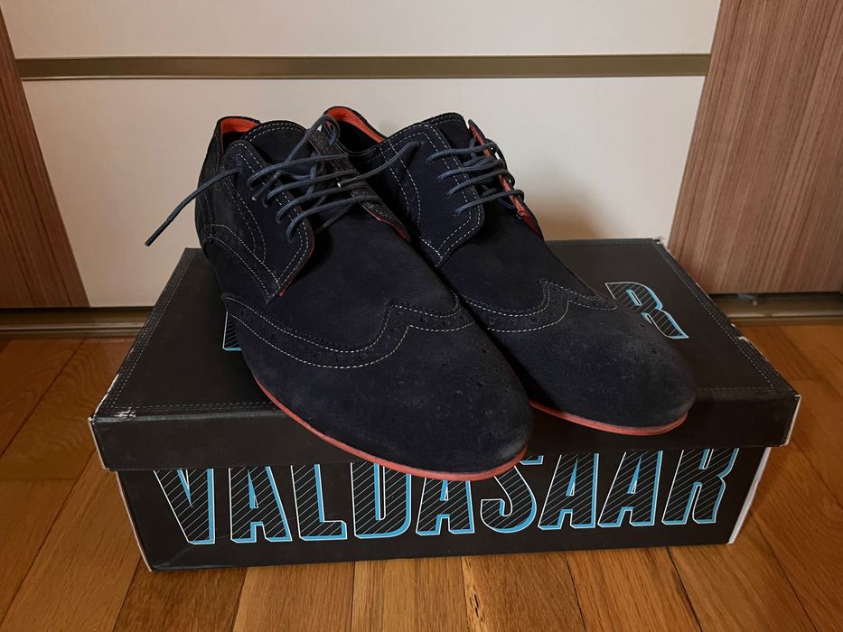 Нови мъжки обувки