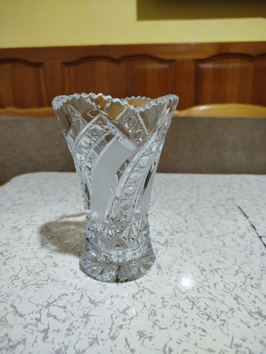 Ваза хрустальная
