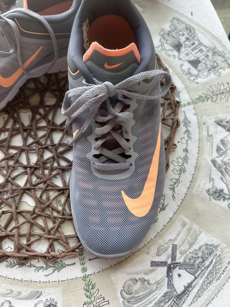 Nike маратонки като нови