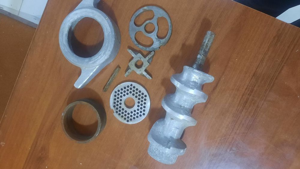 Мясорубка фаршемешалка электрическая