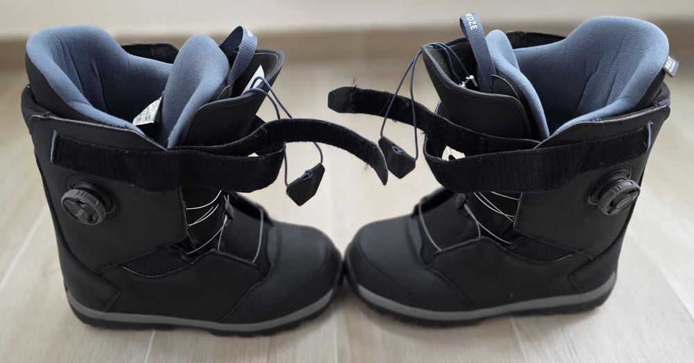 Echipament Snowboard (Boots, Placa, Casca)