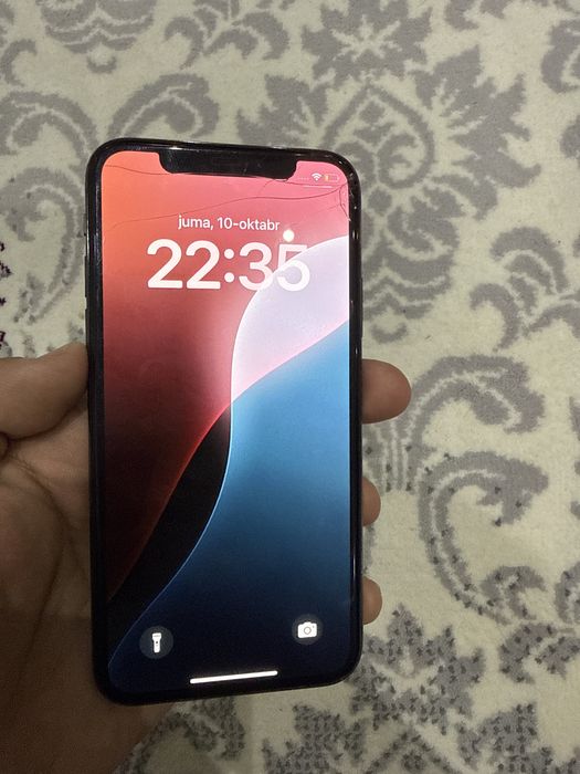 Xs telefoni ekrani azgina singan