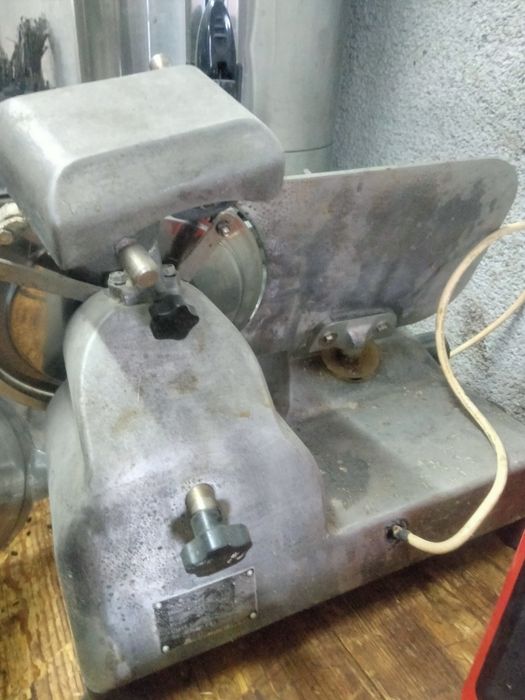 Продам слайсер в рабочем состоянии