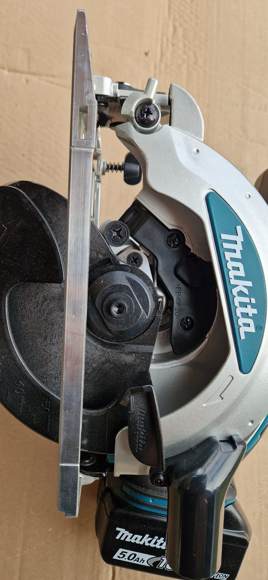 Makita circular pe acumulator nou