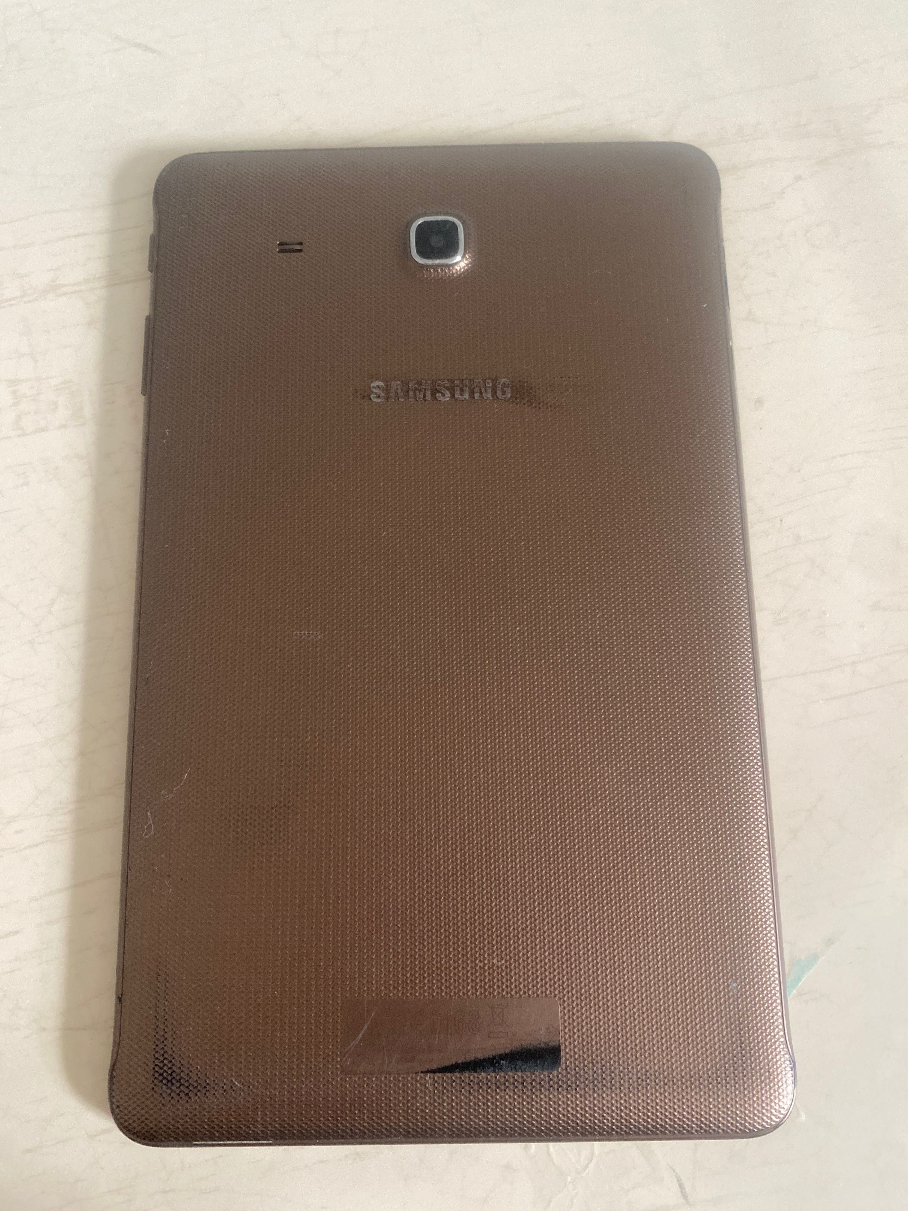 Планшет Samsung для учебы и игр