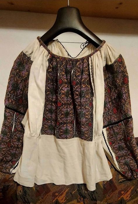 Ie tradițională de colecție, cusuta manual