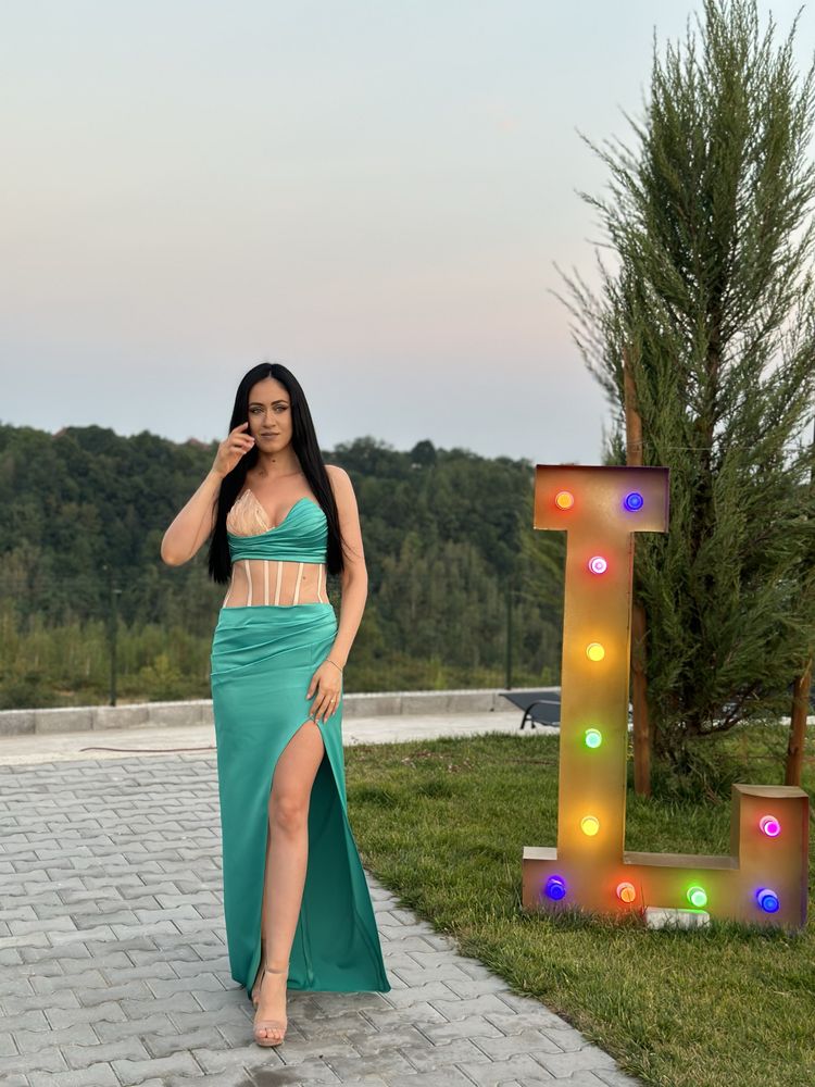 Vand rochie ocazie