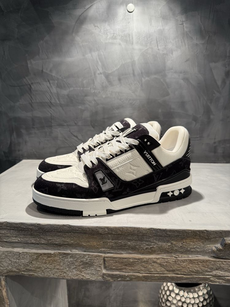 КАТО ЧИСТО НОВИ Louis Vuitton Trainers