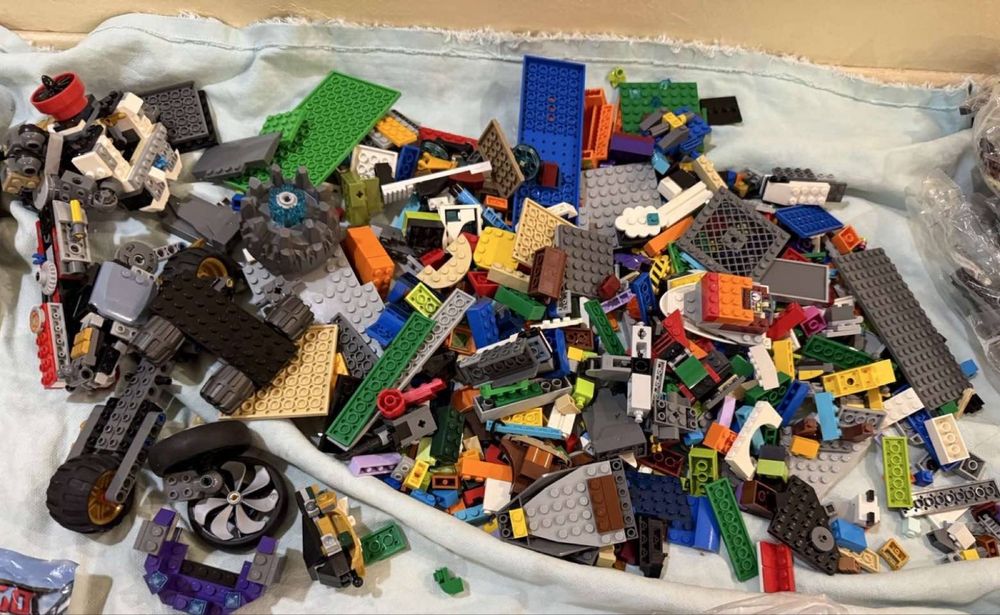 Лот от  различни сетове конструктора Лего/Lego над 5кг