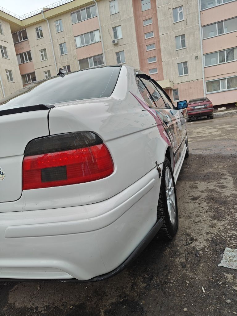 Продам BMW 525 e39