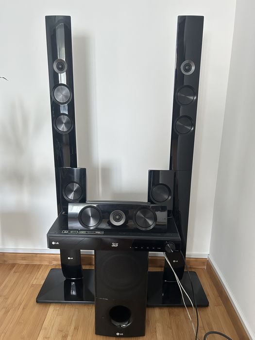 sistem LG 3D Blu-Ray Home Cinema (model HX906PA)
