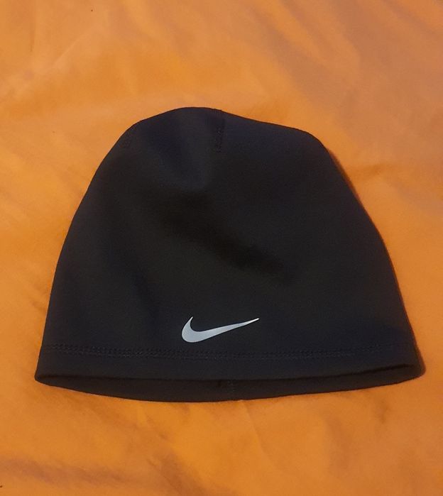 Caciuli fes nike 2 modele  Caciuli fes nike negru 2 modele.Pret bucata