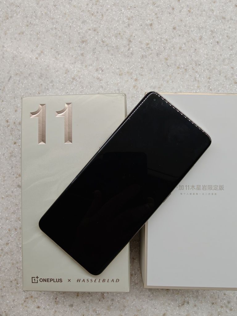 Oneplus 11 16/512 в идеальном состоянии