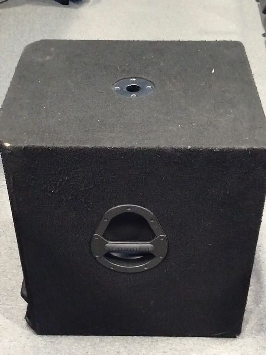 Boxa bas Behringer 400w R.M.S.8omi