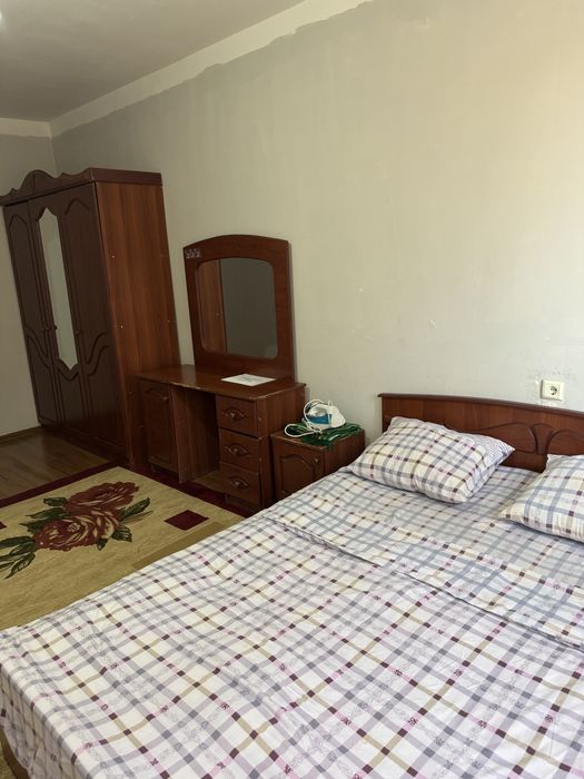 Фаргонани Пакана Массивида арендага кв бор 2 хонали барча шароити бн