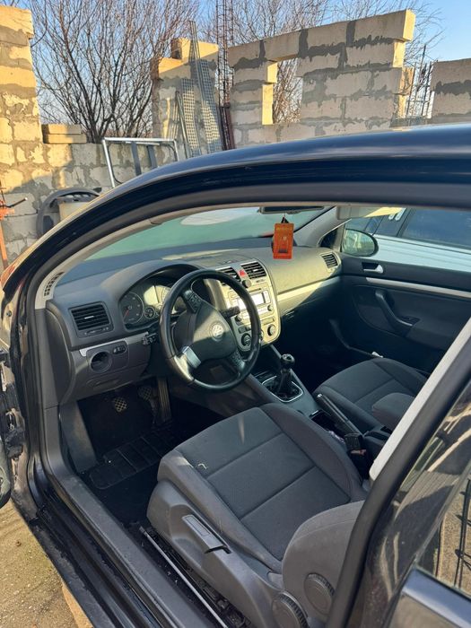Bara spate haion triple etrier vw golf 5 coupe  fete usi interior text