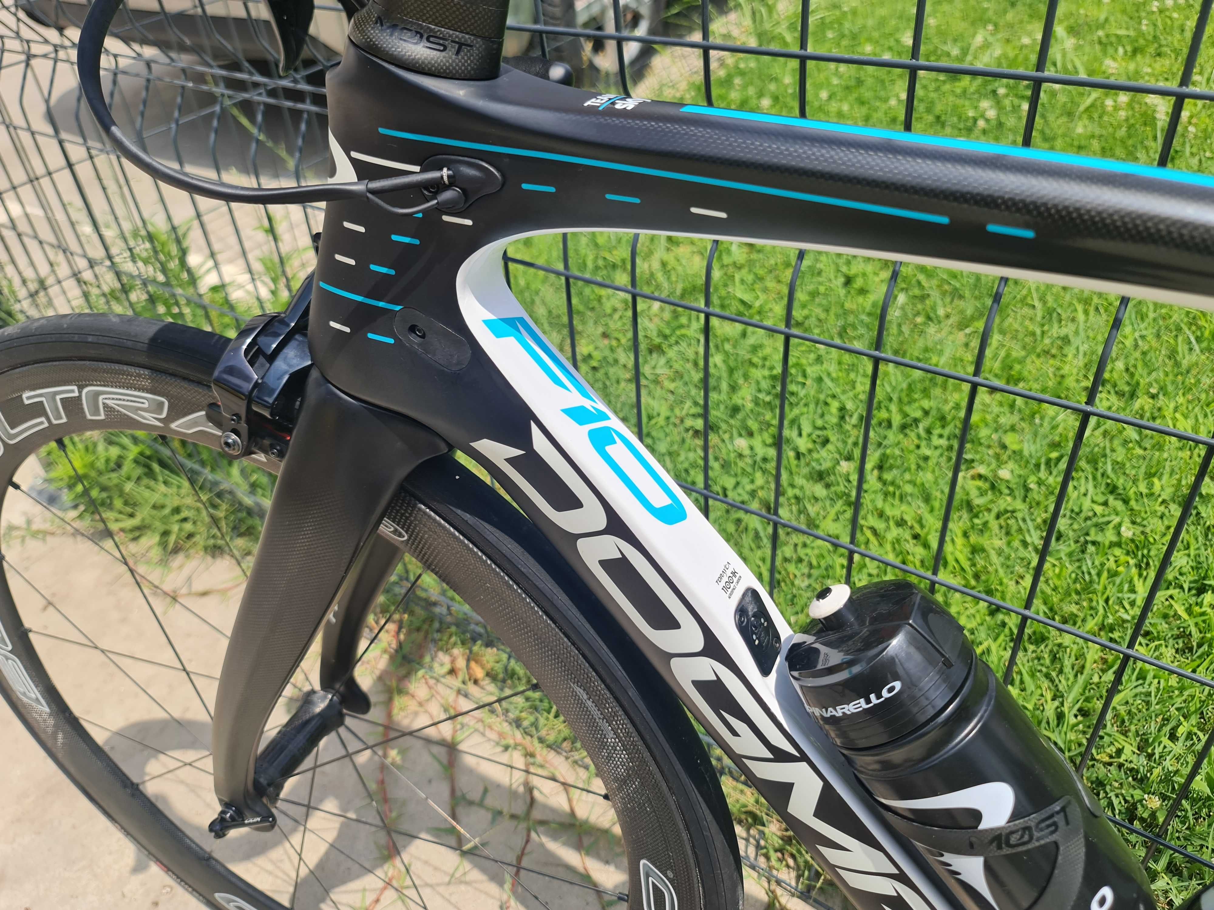 Шосеен карбонов велосипед Pinarello Dogma F10 Team Sky 2018