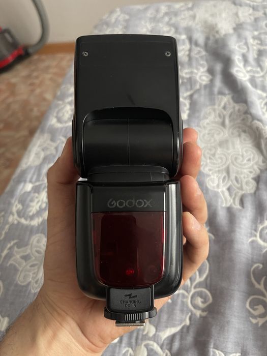 Продам Фотовспышку б/у рабочие