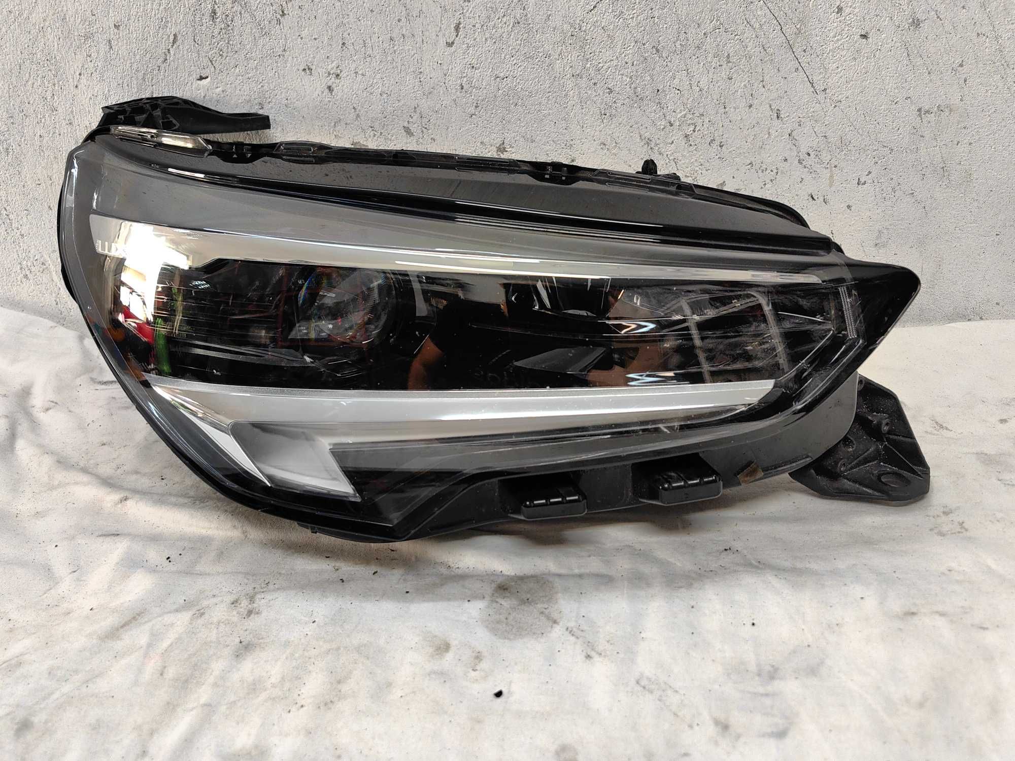 Оригинален фар Опел Корса Ф  Opel Corsa F  Full Led