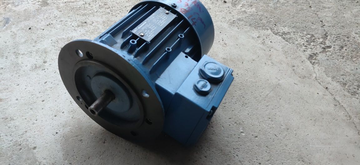 Motor electric trifazat cu flansa, 0.37kW, 1500rpm