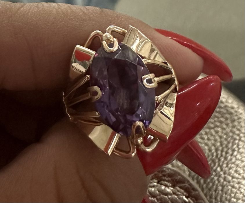 Продам золотой перстень