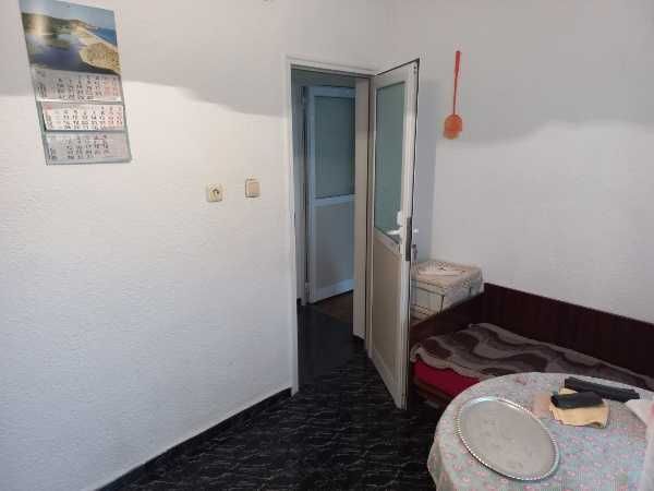 Продава се Четиристаен апартамент в Бургас, Лазур - 85 кв.м за 2083 €/кв.м - Снимка #3