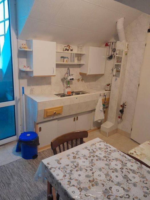 Дава се под наем Четиристаен апартамент в Варна, Лятно кино Тракия - 90 кв.м за 750 € - Снимка #2