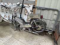 Scuter/motocicleta confectionata manual