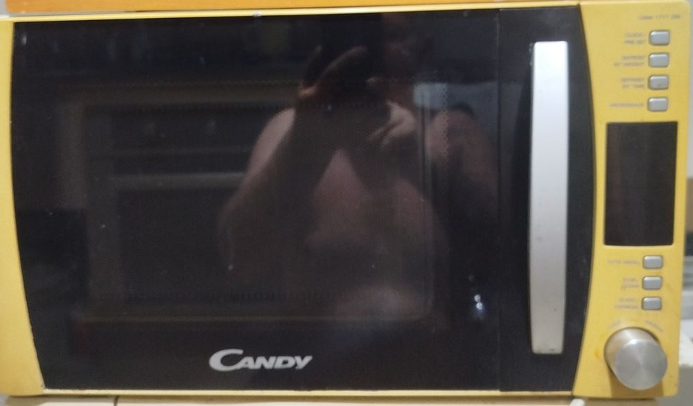 Микроволновка. Рабочая в хорошем состоянии б у.