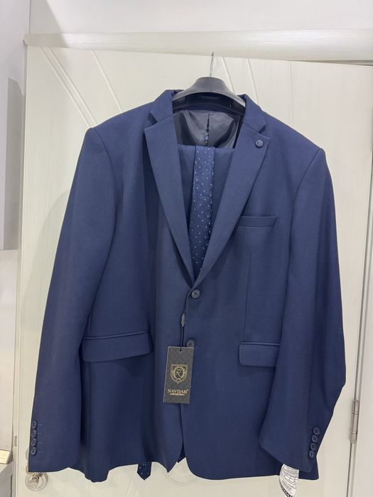 Мъжки костюм+подарък вратовръзка