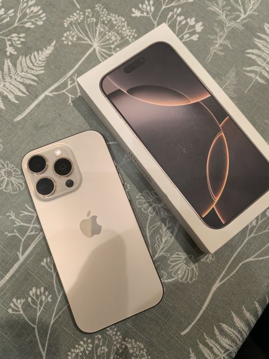 Iphone 16 pro gold