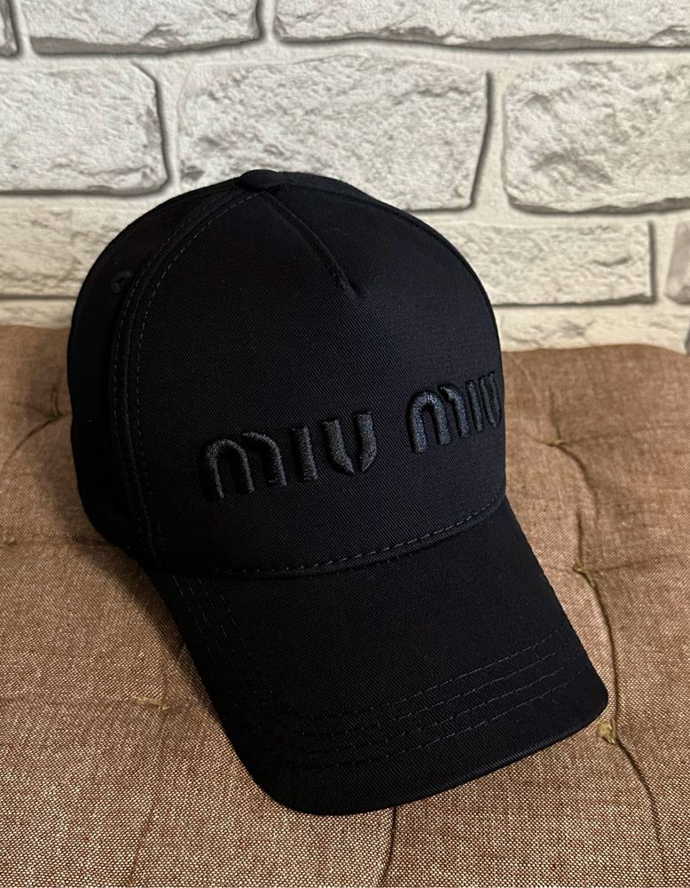 Шапка с козирка Dsquared ,Miu Miu,Stone Island унисекс