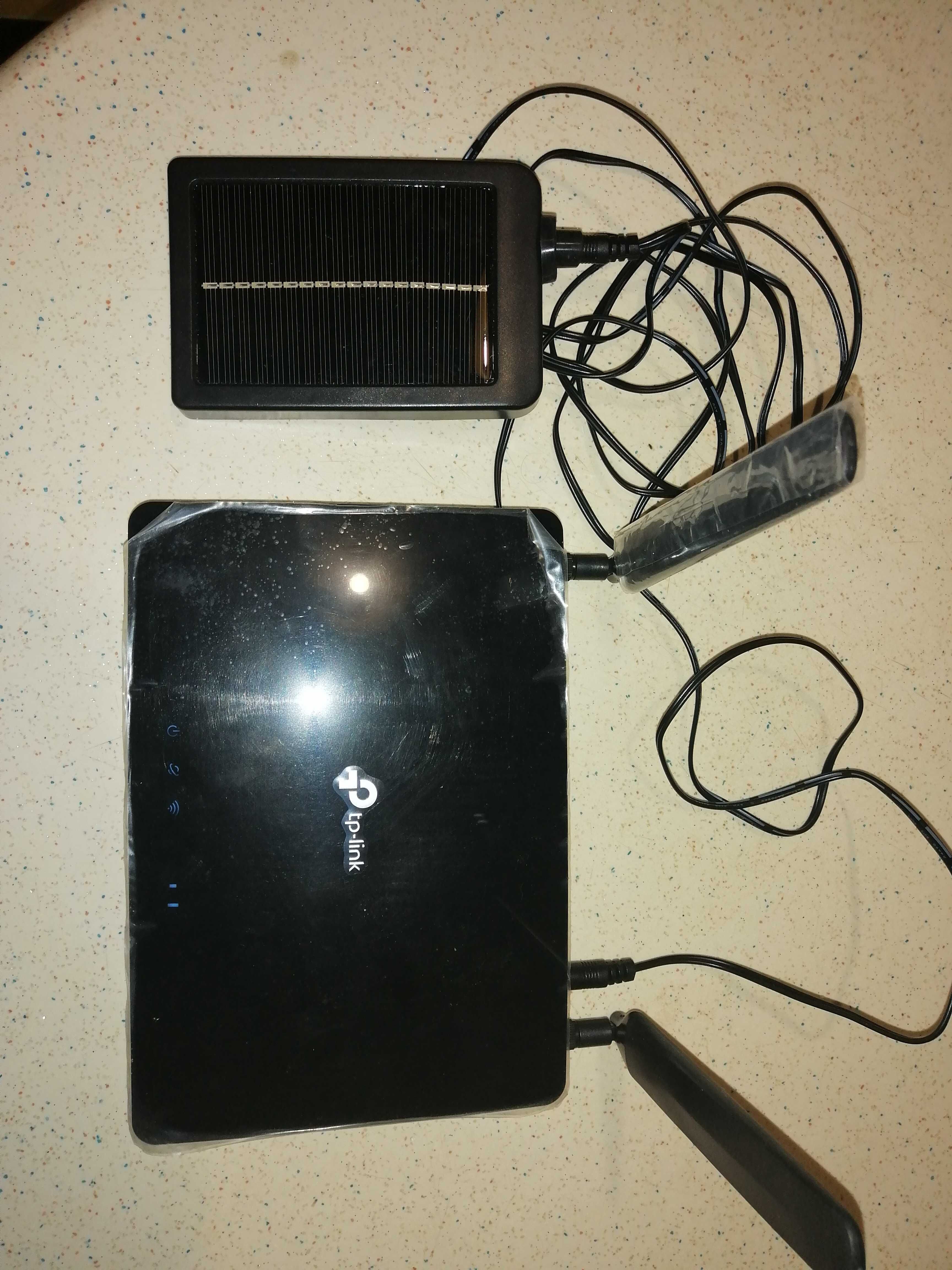 Router 4G SIM cu acumulator solar