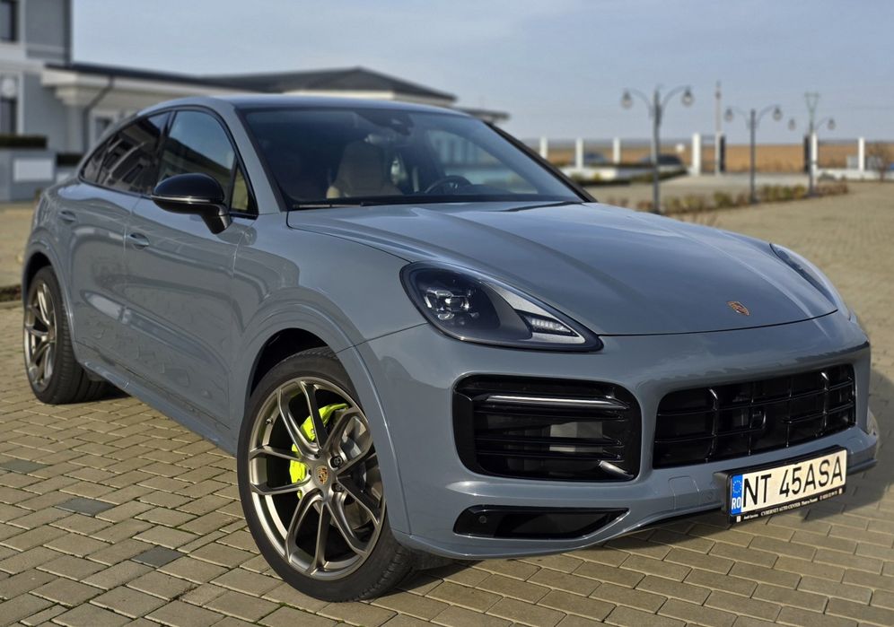 Porsche Cayenne Coupe Hybrid Platinum Edition