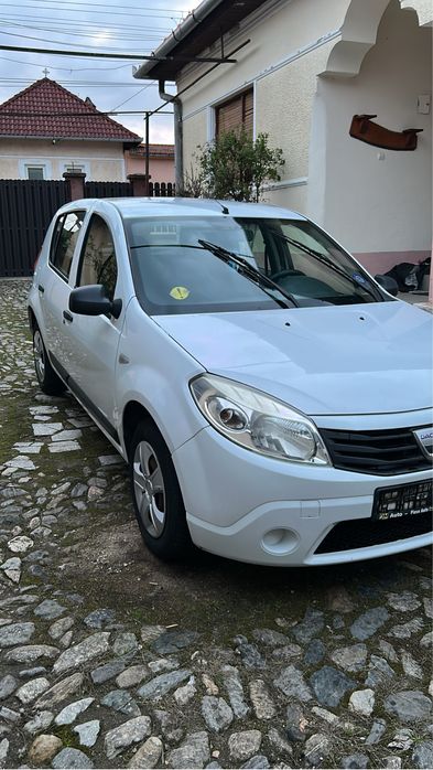 Vând Dacia Sandero 2011