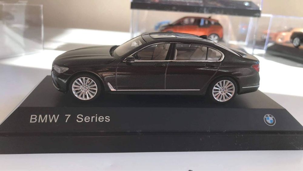 Macheta Bmw seria 7 Paragon 1:43