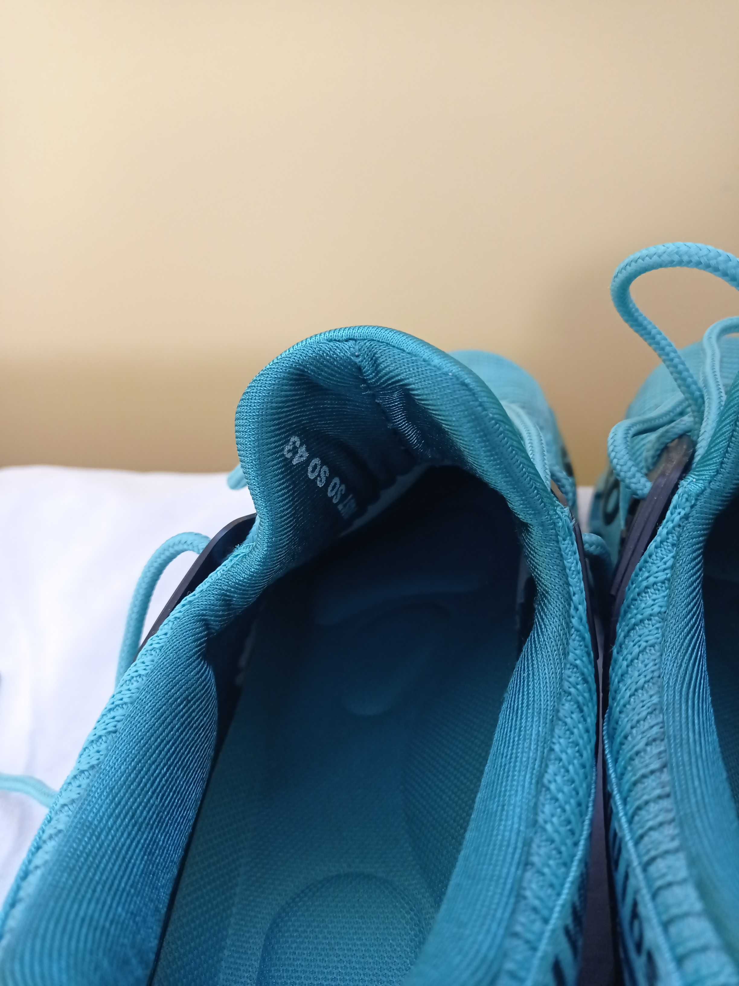 Продавам маратонки Nike, Adidas, Just so so