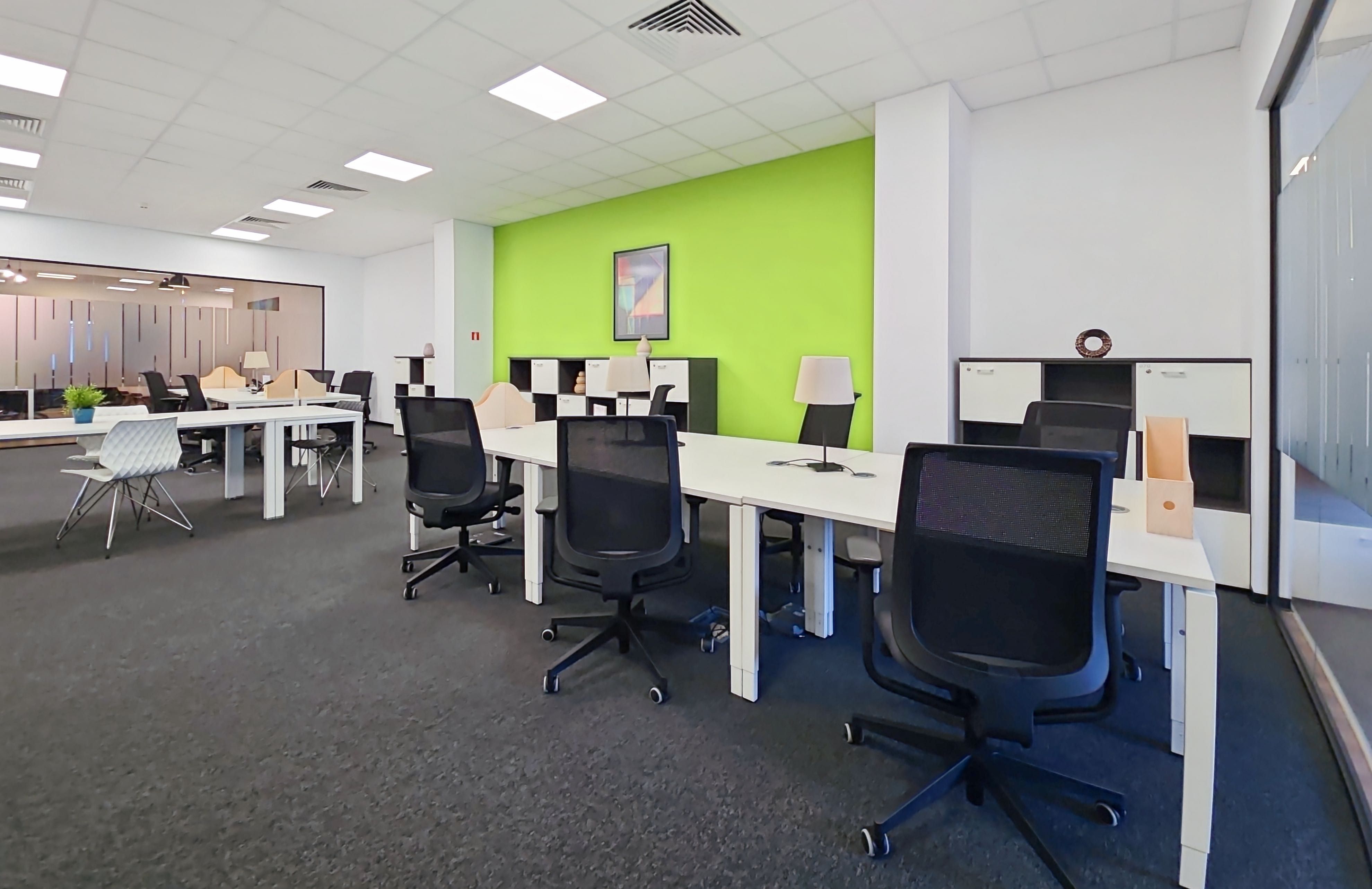 Офис пространство с отворен план за 10 души в Regus Vasil Aprilov