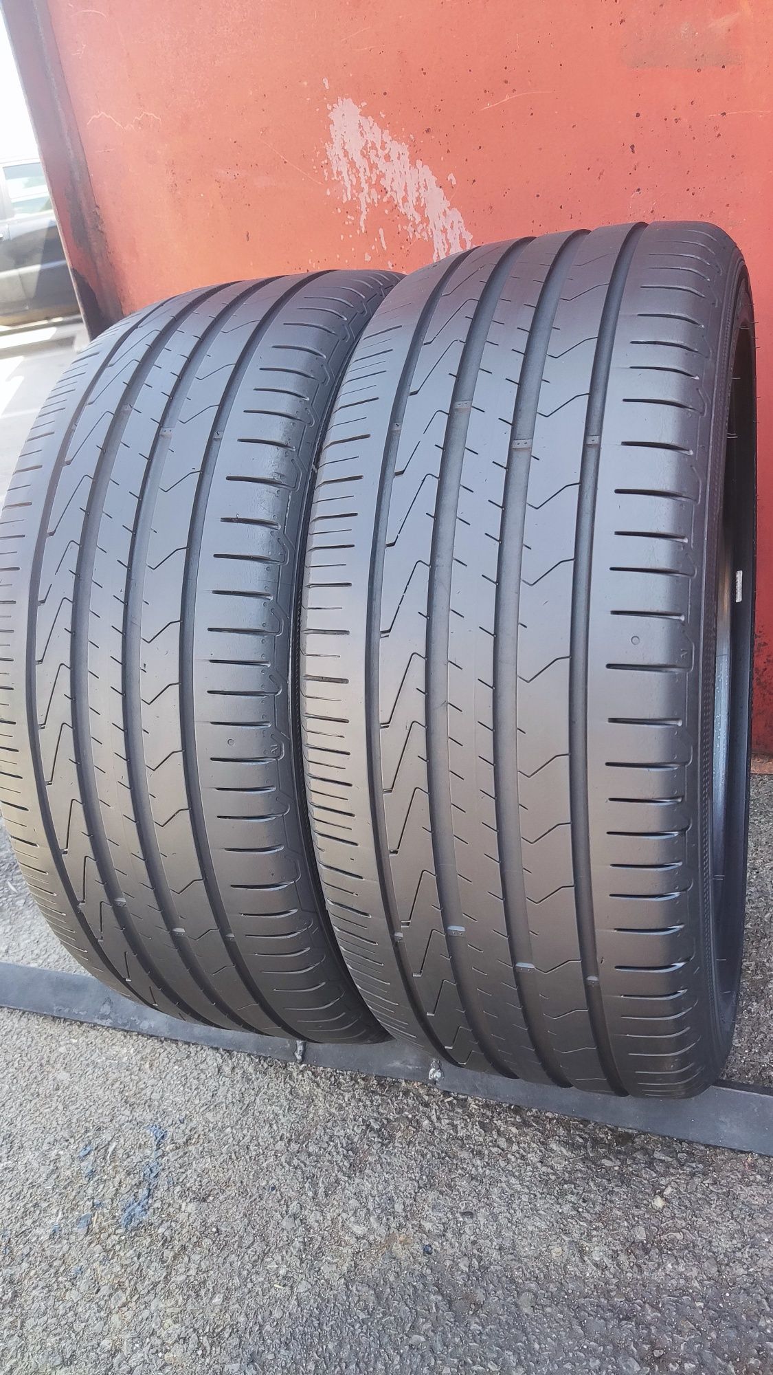 2бр. летни гуми 235/45/18 Hankook Ventus Prime 3
dot21
6.7mm
Добро със
