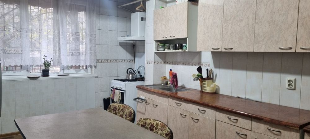 Продается 4х комнатная квартира на 1 этаже на Сергели 8