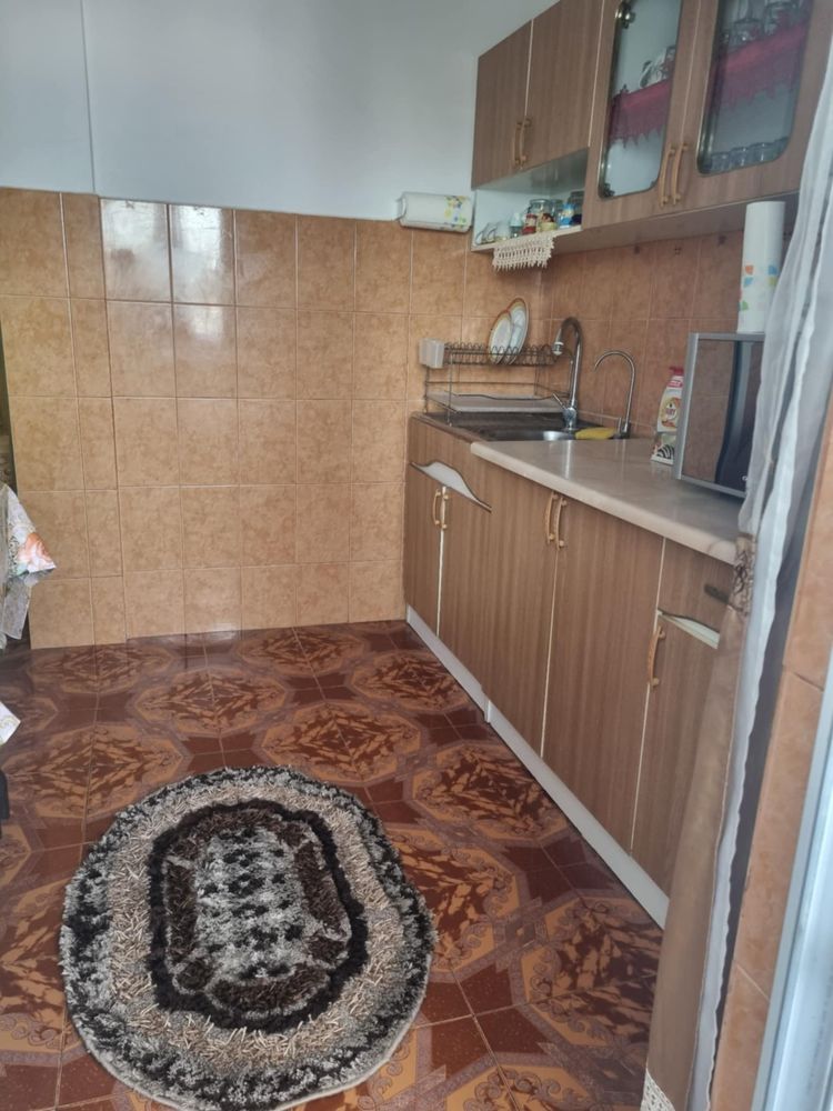 Inchiriez apartament 3 camere