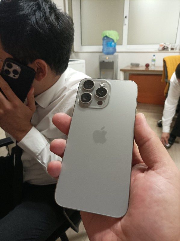 iPhone 15 Pro max 256 98%