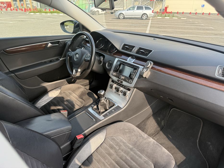 VW Passat Highline 4Motion 2.0 TDI - Intretinut, dotari premium