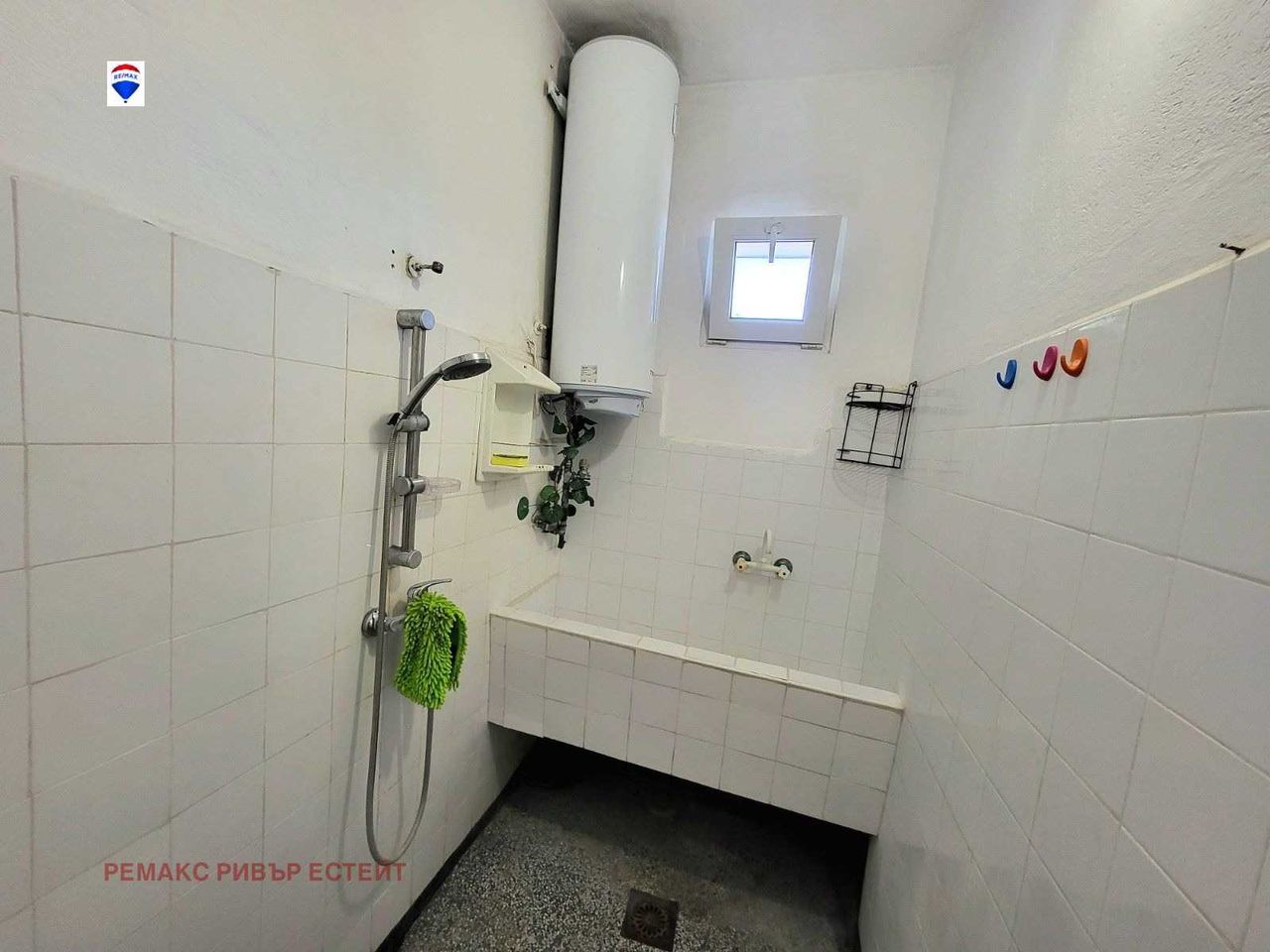 Дава се под наем Четиристаен апартамент в Русе, Родина 2 - 130 кв.м за 357 € - Снимка #11