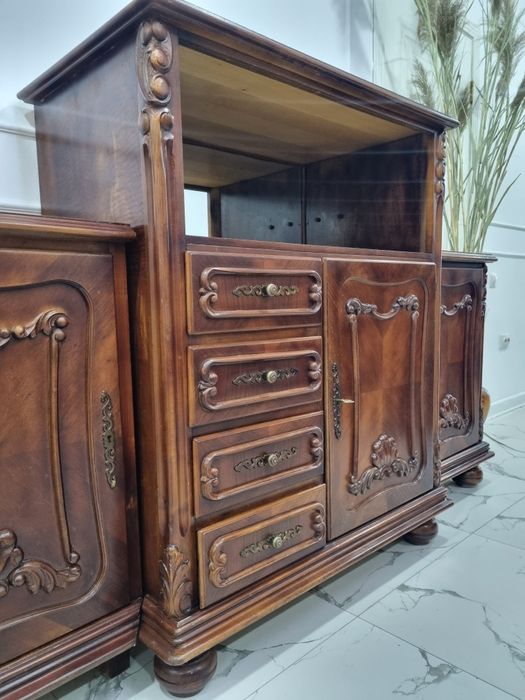 Шкаф-комод(Румыния), Ренессанс,ХХ век  из массива бука