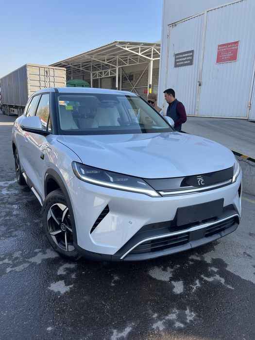 Byd yuan up 3poztisiyasi nalichida