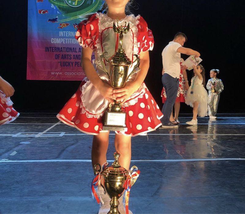 Продам костюм для танцев или на праздник