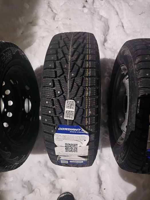 Комплект шин и дисков R15