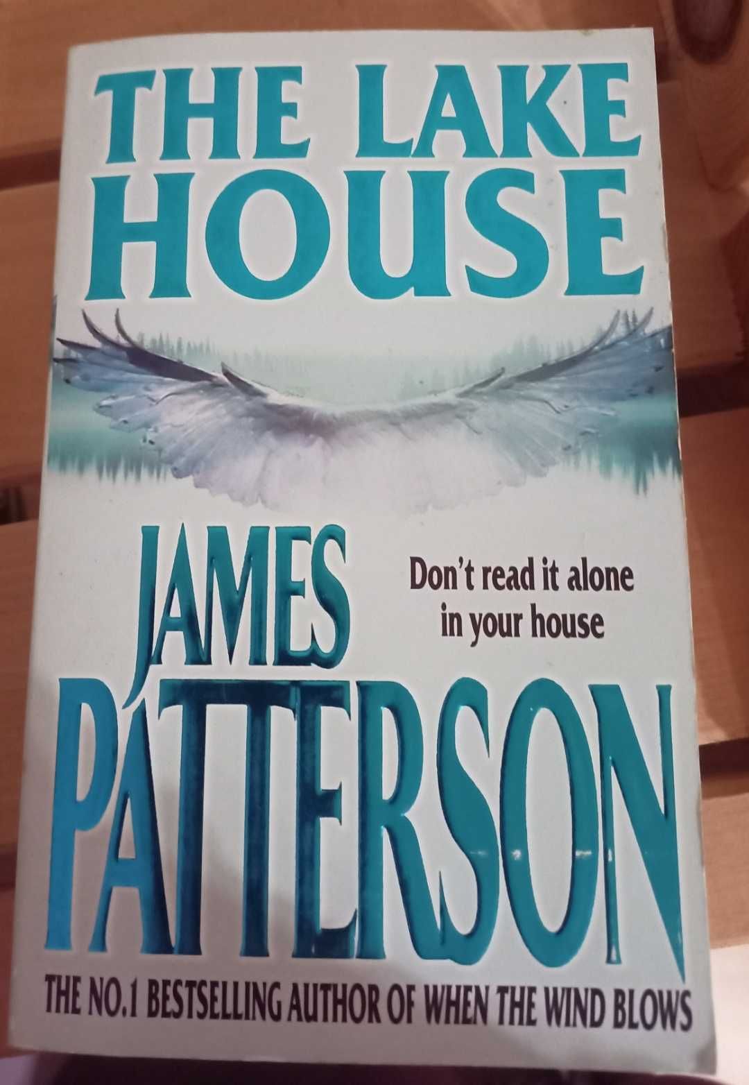 Книга на английски James Patterson - The Lake House