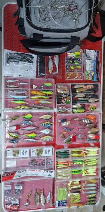 Colecție Extinsă de Năluci și Accesorii Spinning S.H.